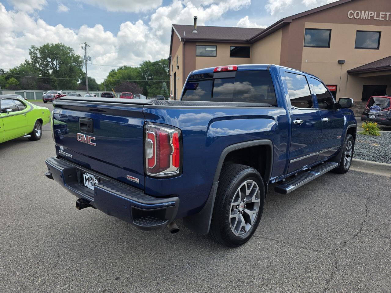 Used 2016 GMC Sierra 1500 SLT w/ All-Terrain Package AWD/4WD image 9