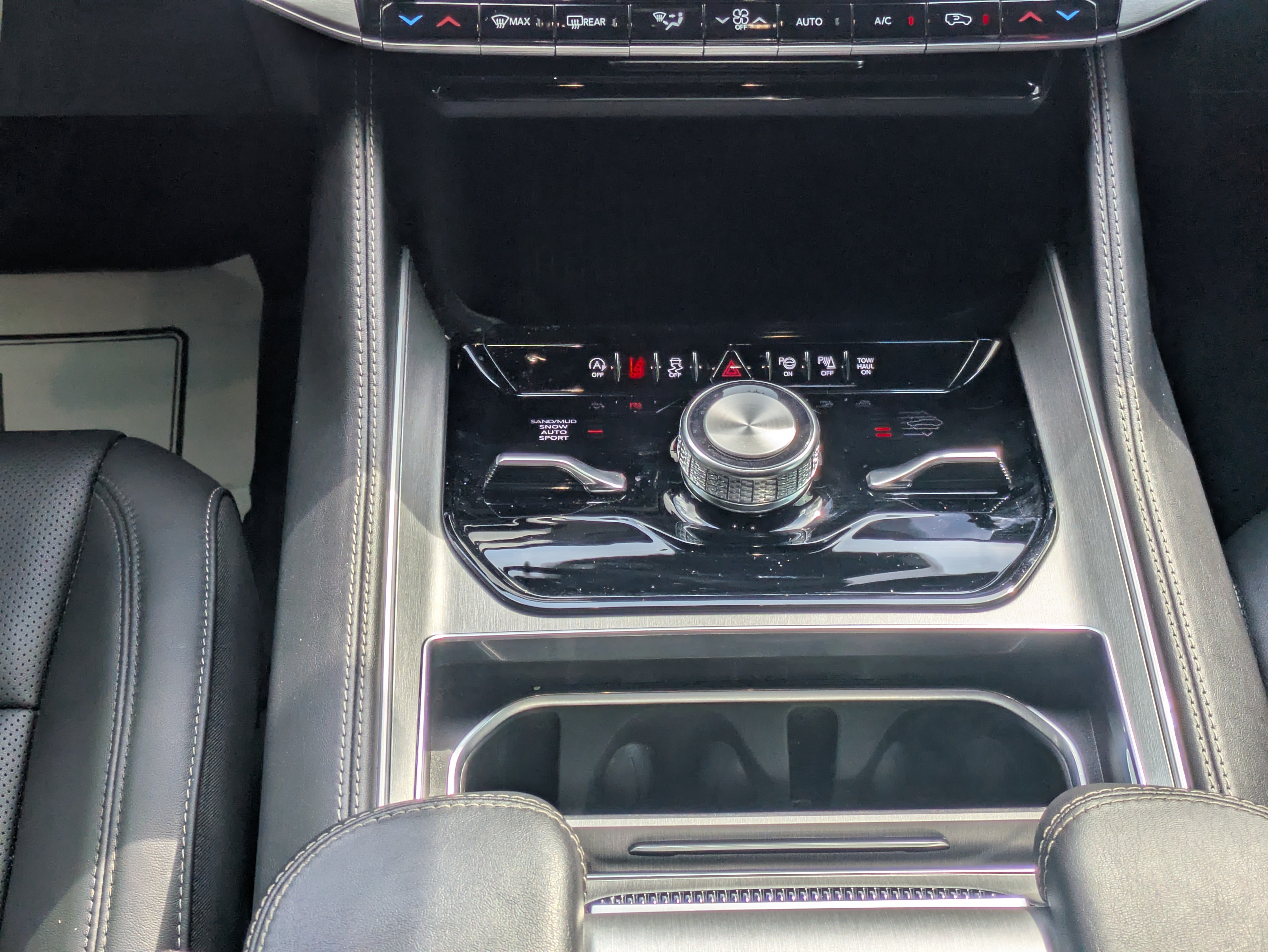 Used 2026 Jeep Grand Wagoneer Limited AWD/4WD image 18
