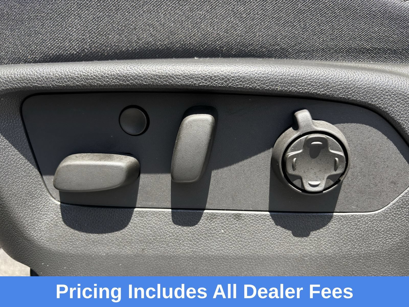 Used 2025 Buick Envision Avenir AWD/4WD image 29
