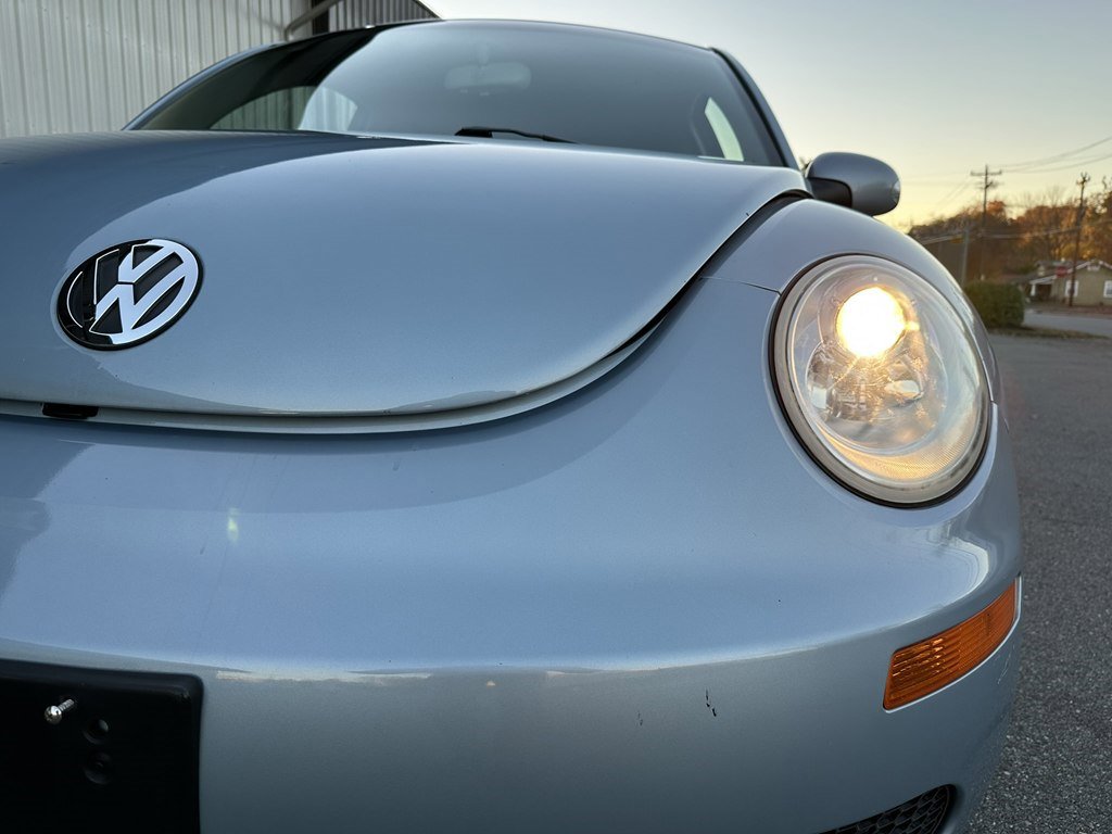Used 2010 Volkswagen Beetle Coupe image 10
