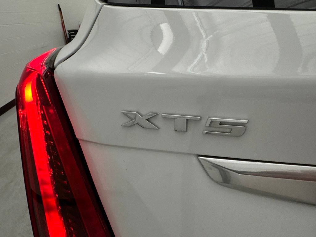 Used 2023 Cadillac XT5 Premium Luxury AWD/4WD image 13