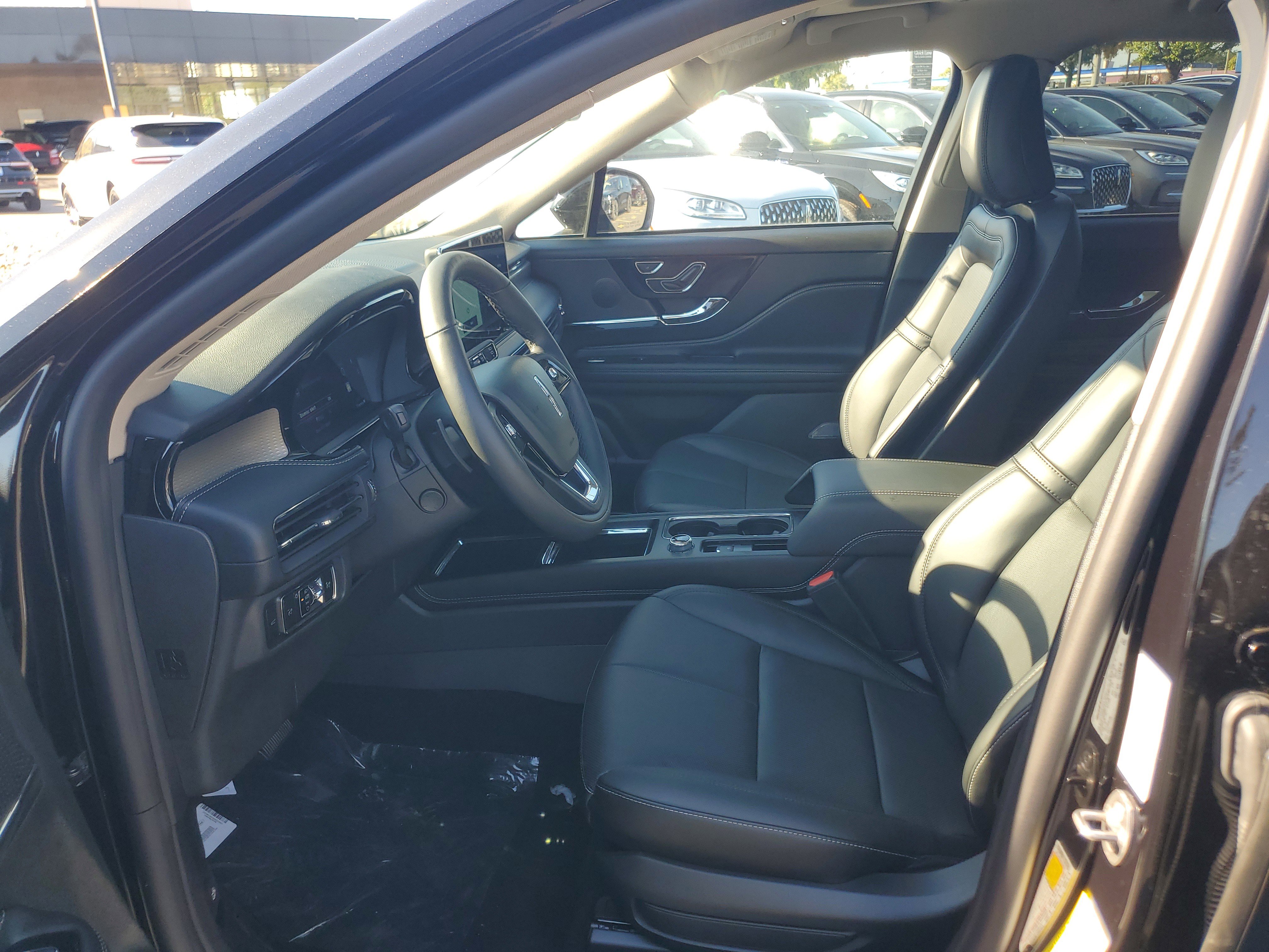 New 2025 Lincoln Corsair Reserve image 12