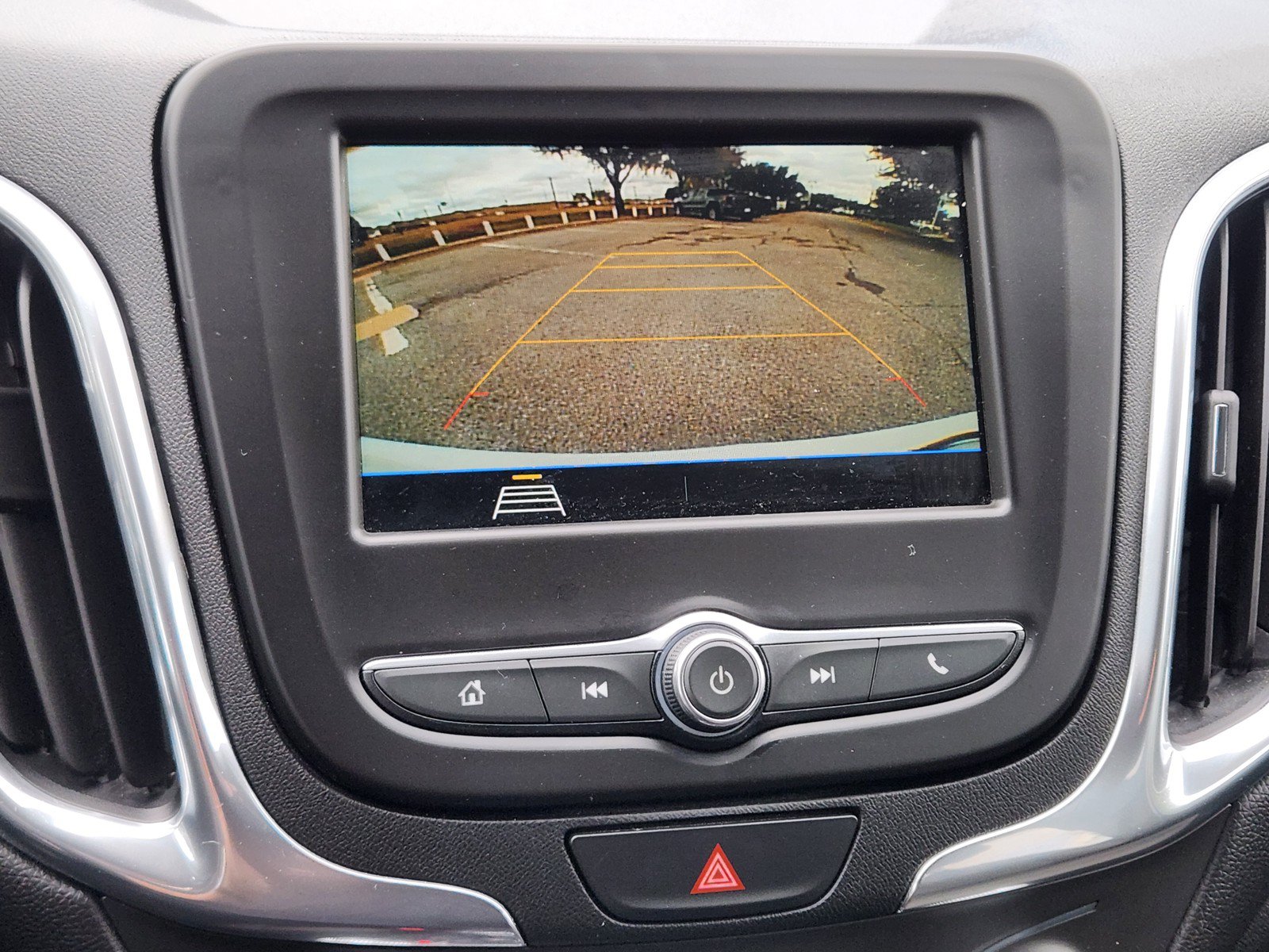 Used 2019 Chevrolet Equinox LT w/ Driver Convenience Package FWD image 7