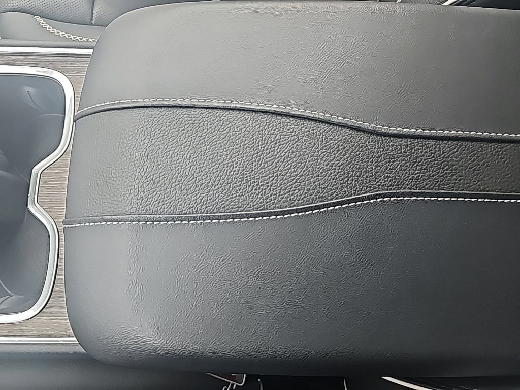 Certified 2024 GMC Acadia Denali w/ LPO, Floor Liner Package AWD/4WD image 32