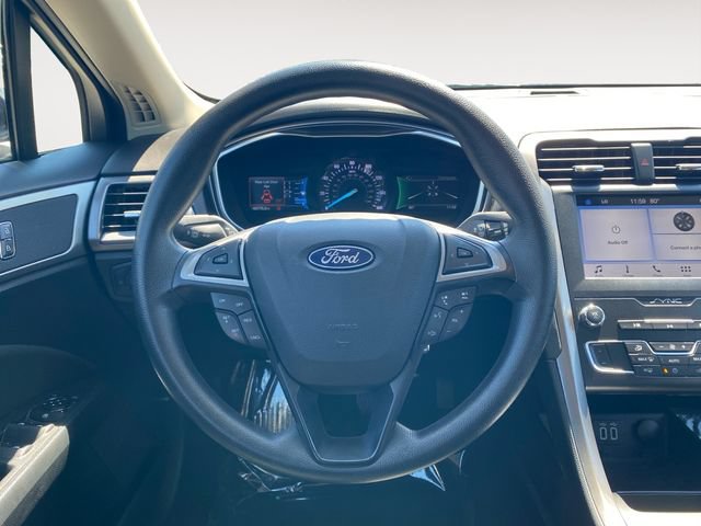 Used 2019 Ford Fusion SE FWD image 12