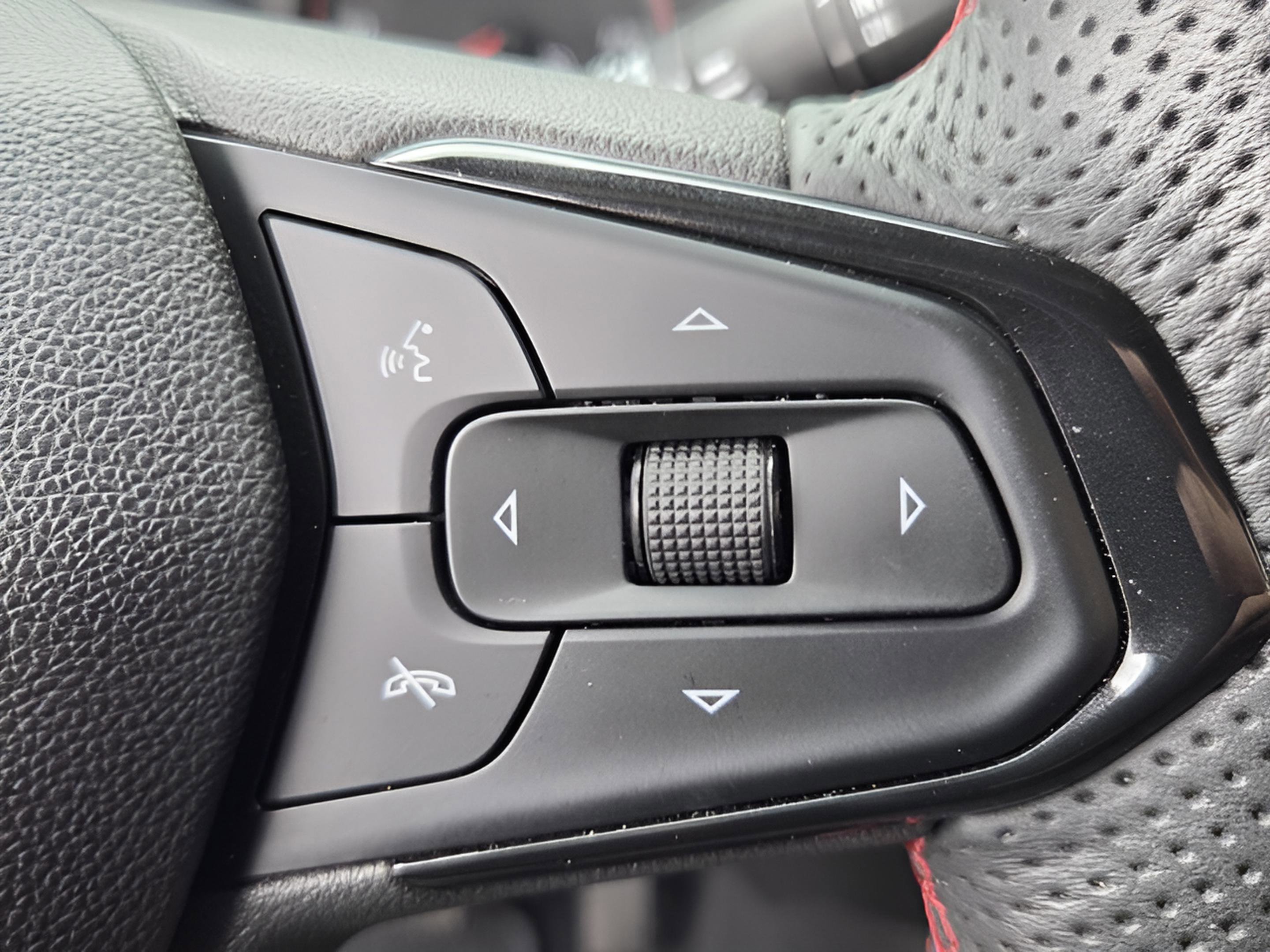 Used 2023 Chevrolet TrailBlazer RS w/ Convenience Package FWD image 26