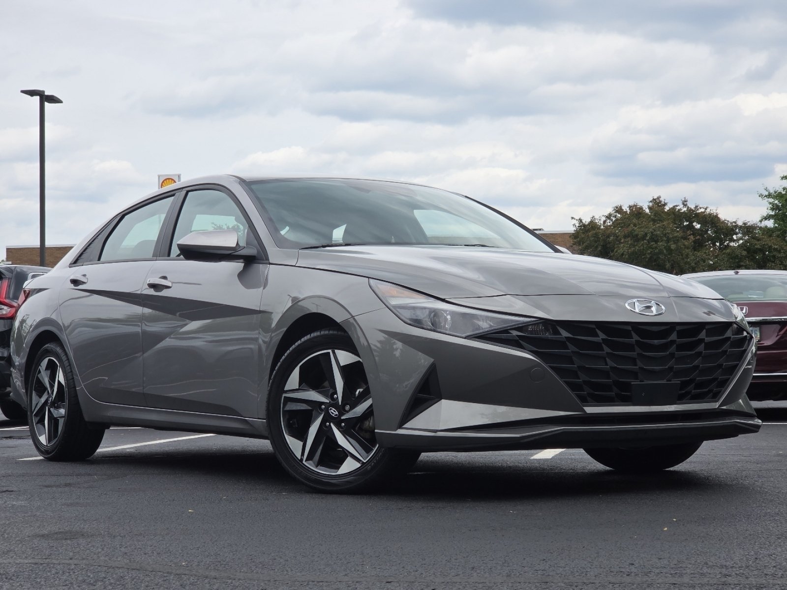 Used 2023 Hyundai Elantra SEL w/ Convenience Package FWD video 2