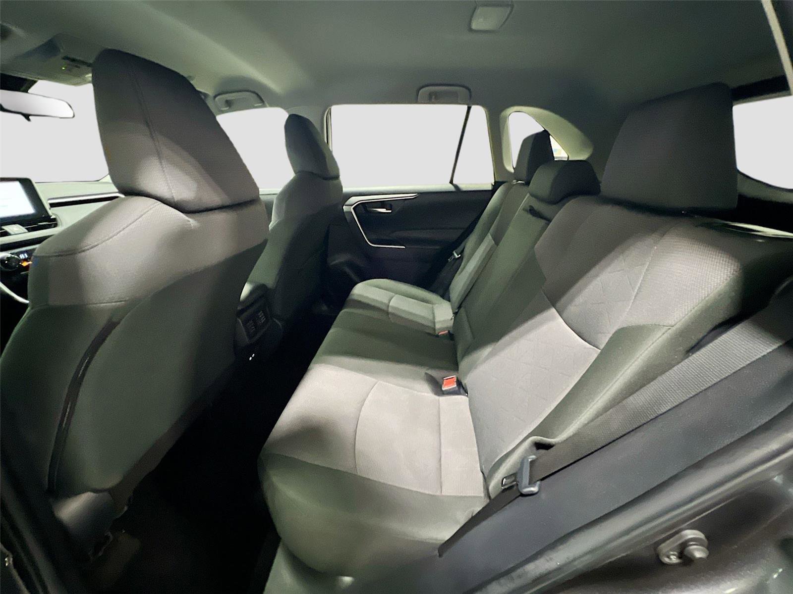 Used 2025 Toyota RAV4 XLE image 22