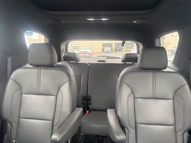 Used 2023 Chevrolet Traverse RS image 13
