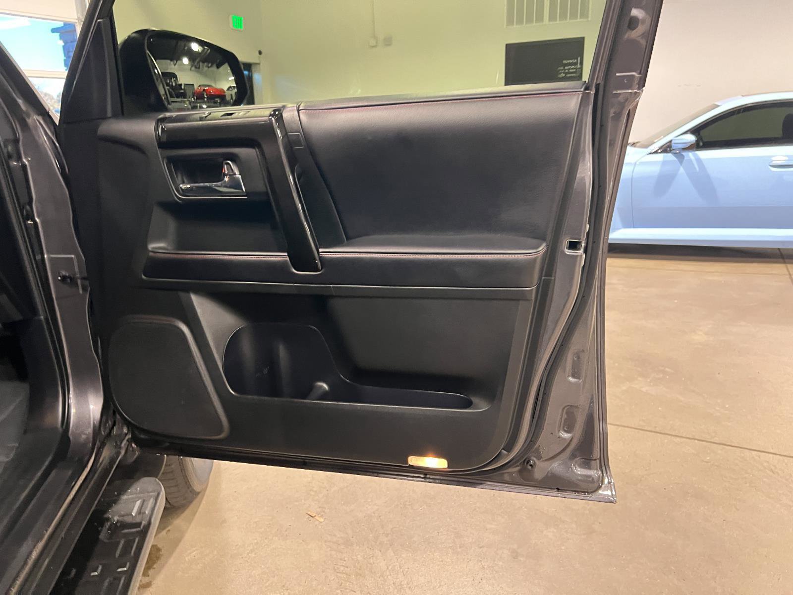 Used 2019 Toyota 4Runner TRD Off-Road image 38