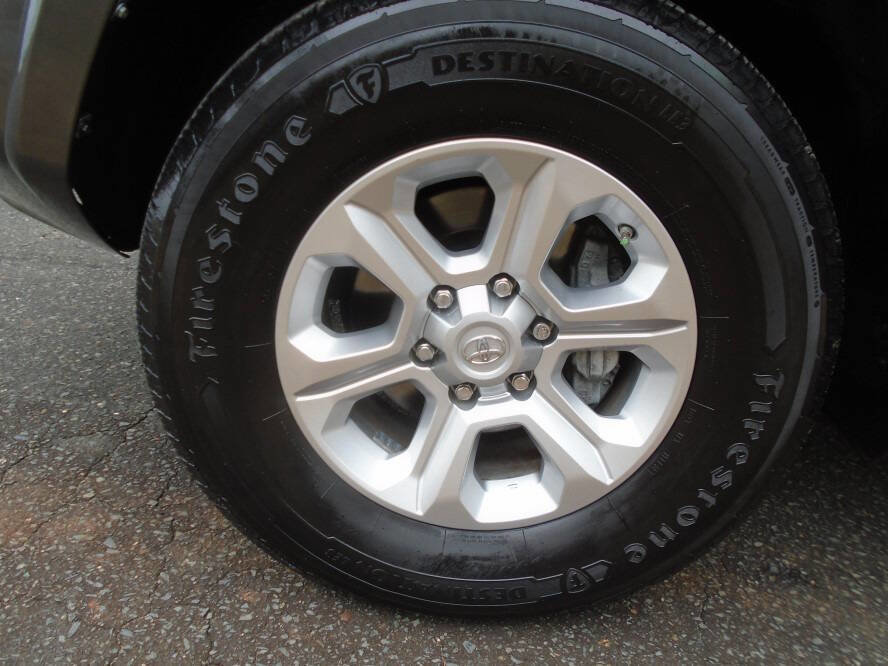 Used 2018 Toyota 4Runner SR5 image 29