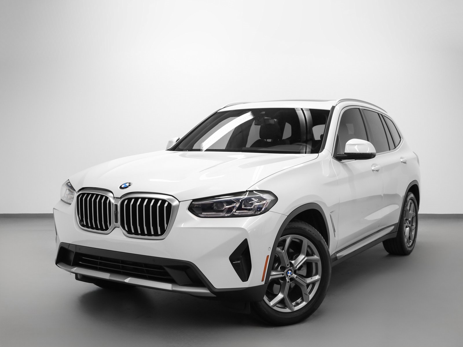 Used 2024 BMW X3 sDrive30i w/ Convenience Package image 1