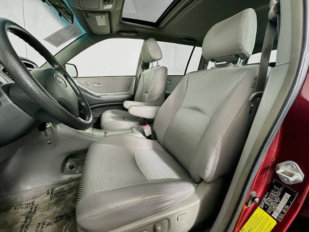 Used 2005 Toyota Highlander 4WD V6 w/ Appearance Pkg image 19