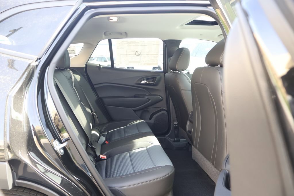 New 2026 Chevrolet Trax LT w/ Sunroof Package FWD image 40