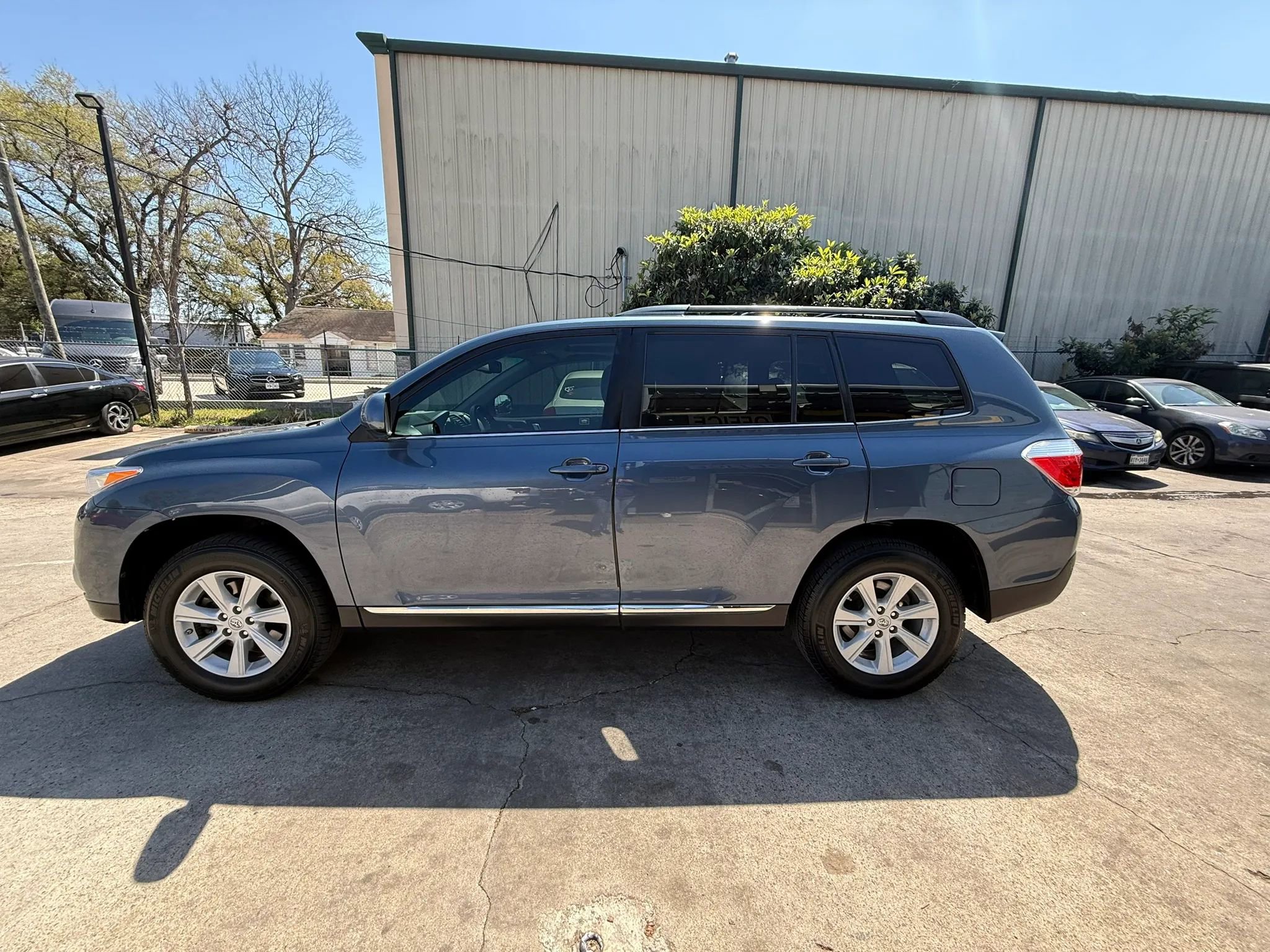 Used 2013 Toyota Highlander SE image 4