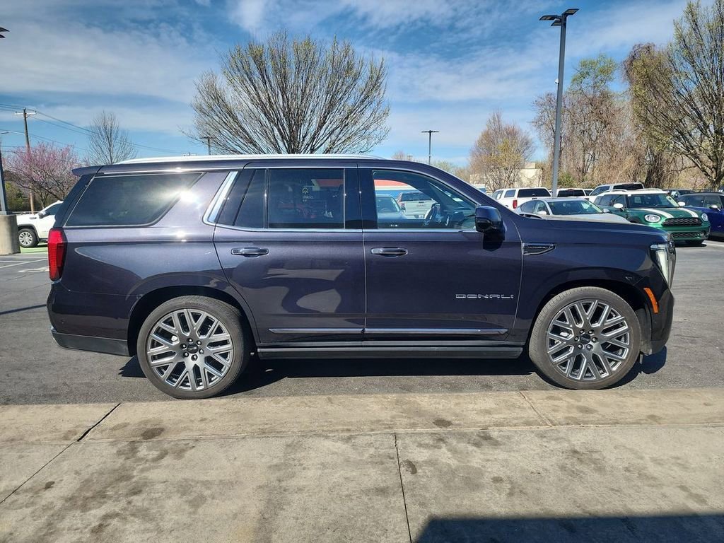 Certified 2025 GMC Yukon Denali Ultimate AWD/4WD image 9