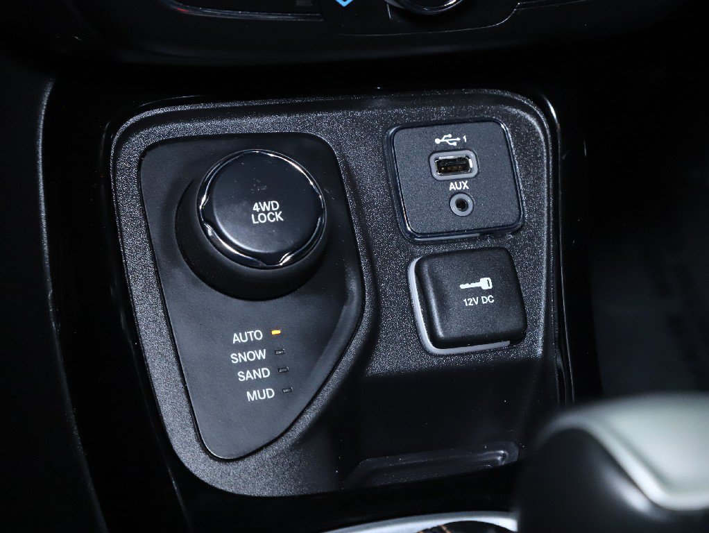 Used 2018 Jeep Compass Limited w/ Safe & Security Group AWD/4WD image 25