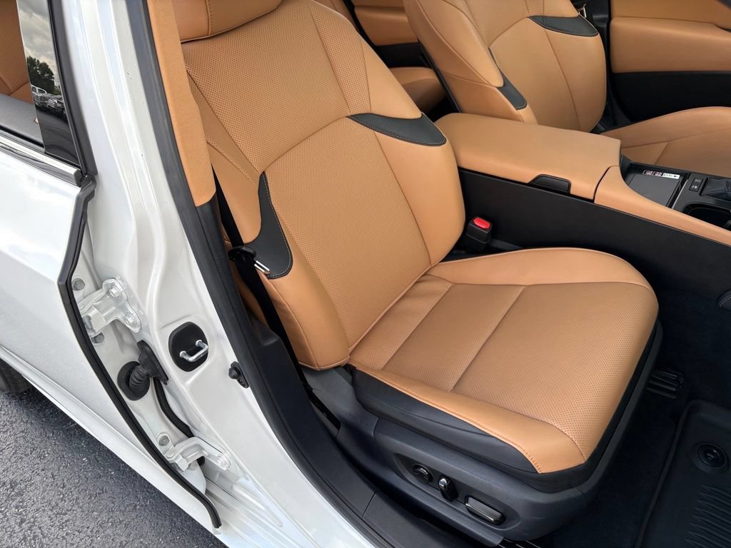 Used 2024 Lexus ES 300h w/ Premium Package FWD image 12