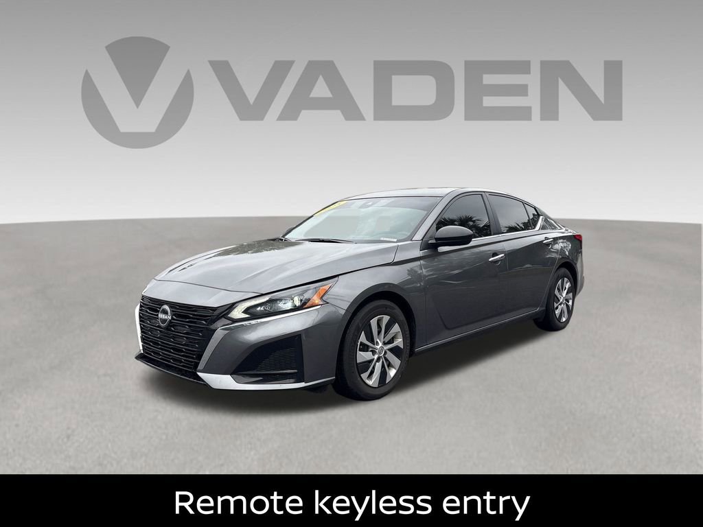 Certified 2025 Nissan Altima 2.5 S FWD image 4