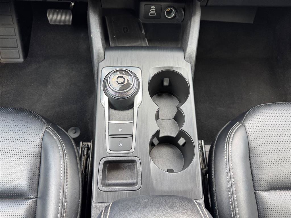 Used 2025 Ford Escape Platinum AWD/4WD image 17