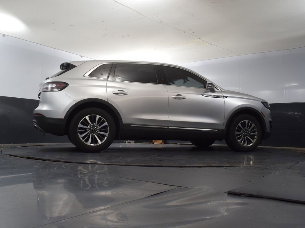 Used 2019 Lincoln Nautilus Select image 48