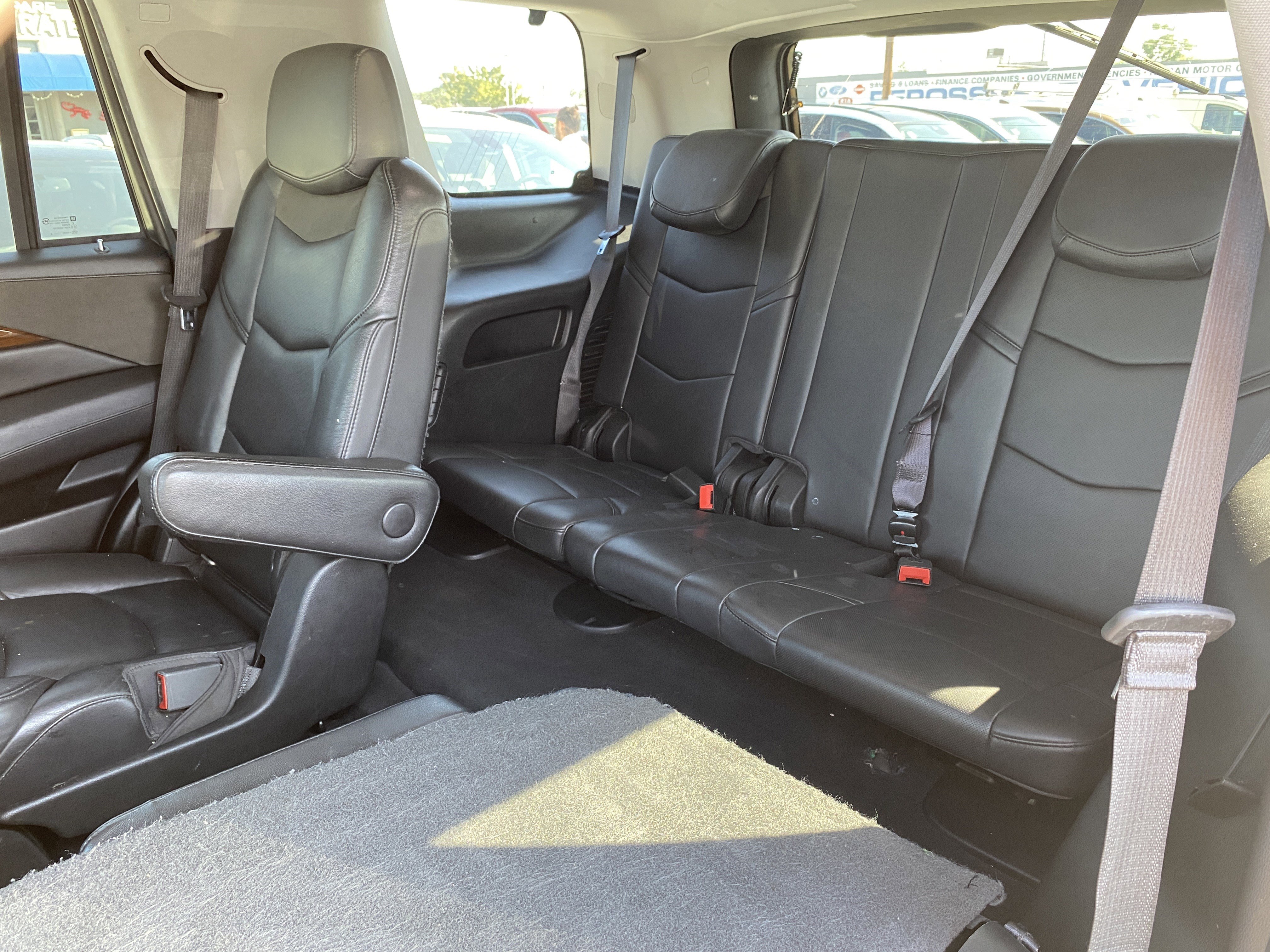 Used 2018 Cadillac Escalade Luxury image 17