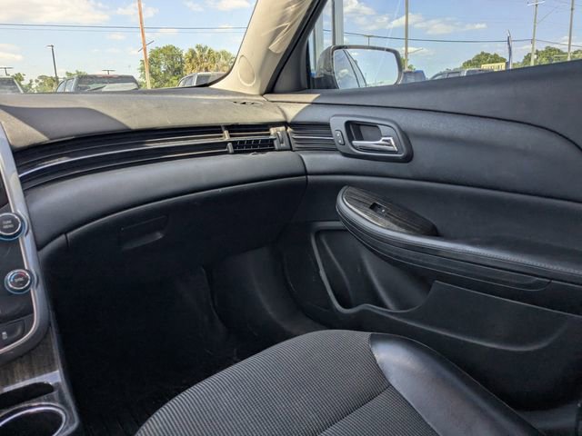 Used 2015 Chevrolet Malibu LT FWD image 8