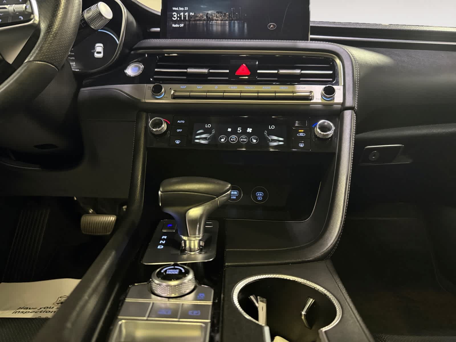 Used 2025 Genesis G70 2.5T RWD image 18