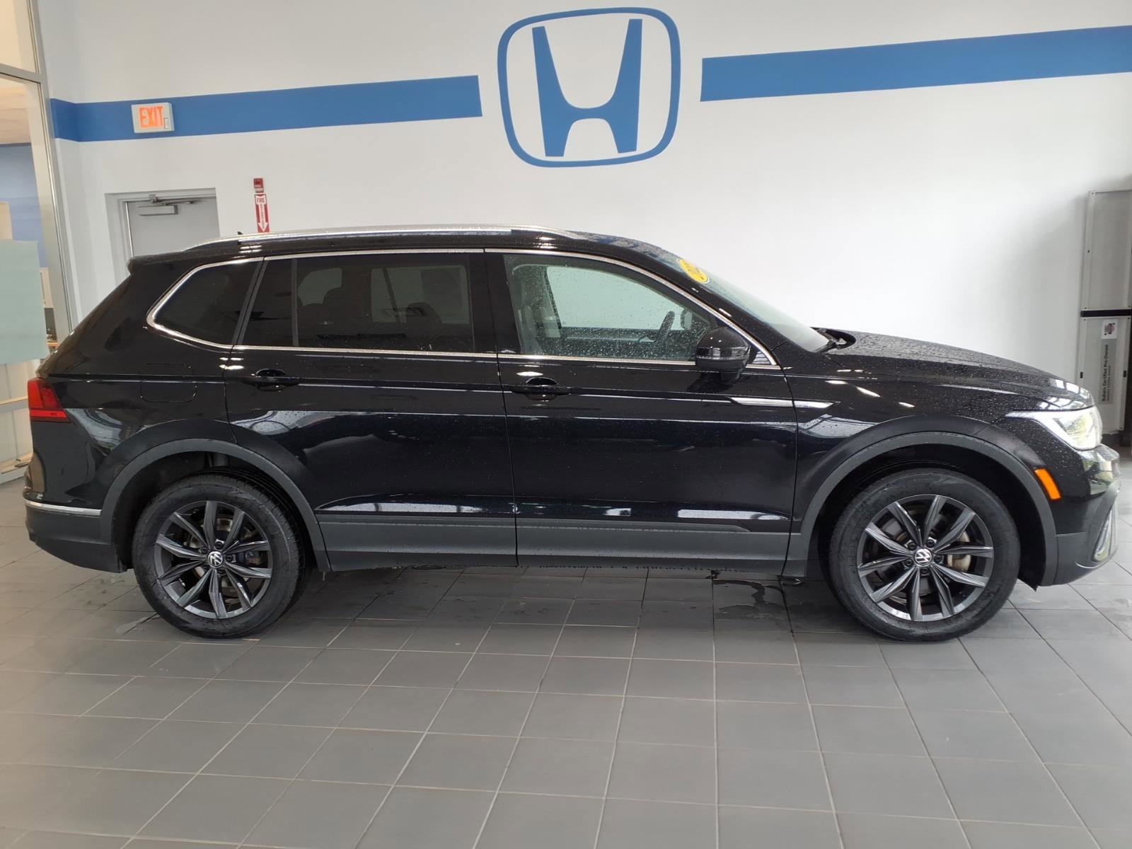 Used 2022 Volkswagen Tiguan SE AWD/4WD image 4