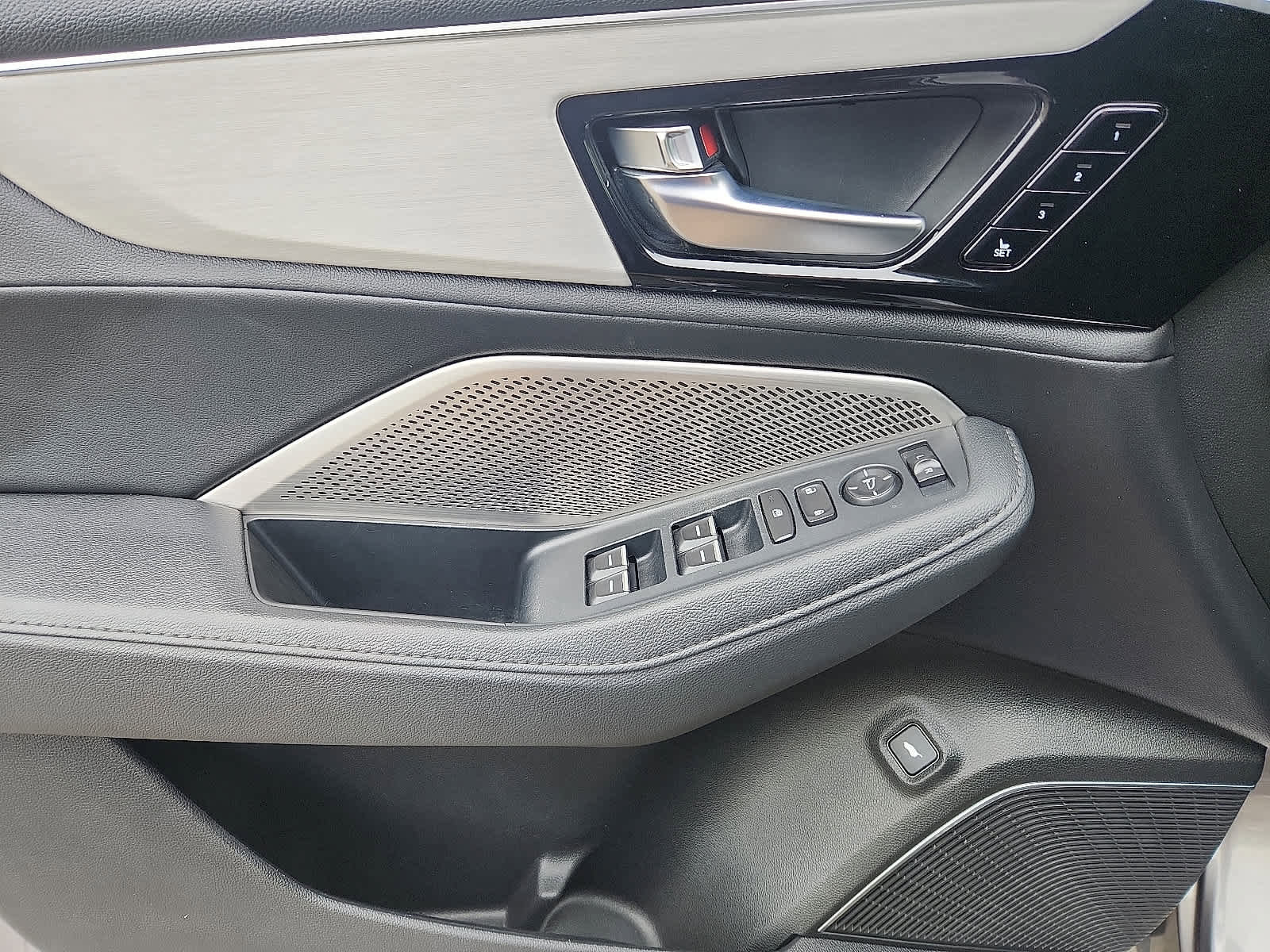 Certified 2024 Acura MDX SH-AWD image 14