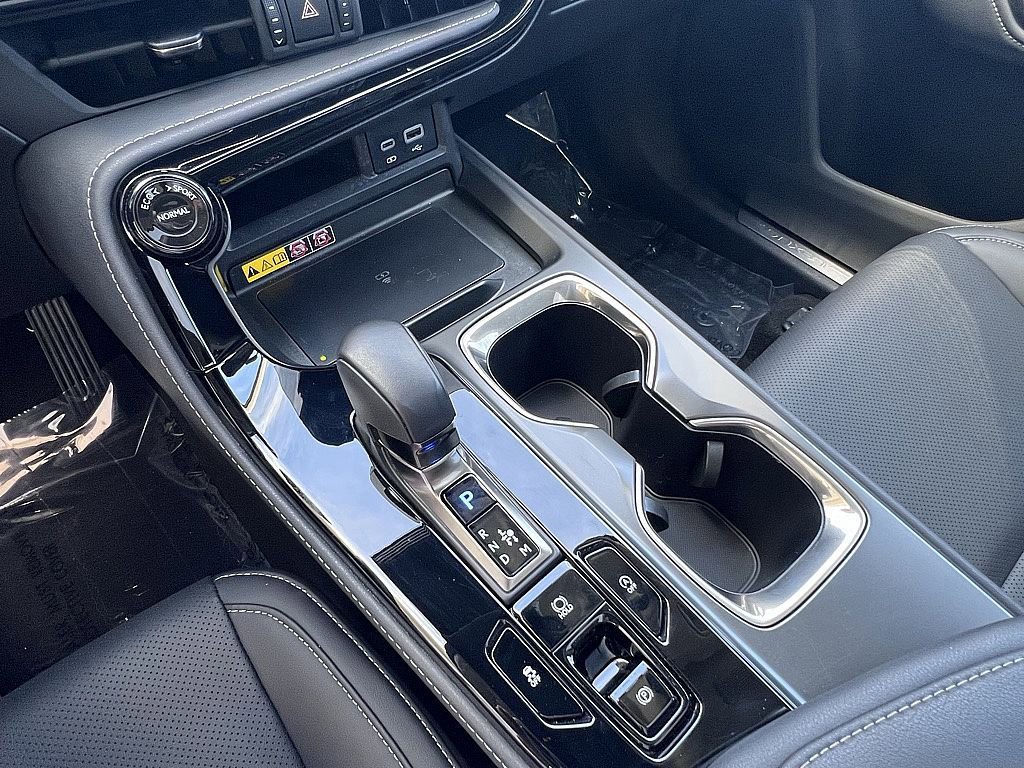 Used 2025 Lexus NX 250 FWD w/ Cold Area Package image 18