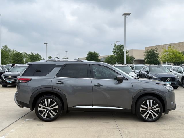 Used 2025 Nissan Pathfinder Platinum w/ Cargo Package AWD/4WD image 3