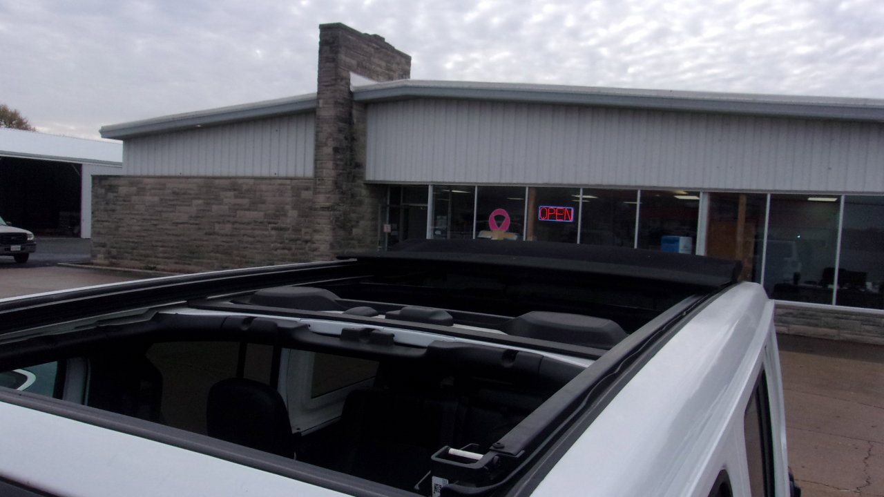 Used 2021 Jeep Wrangler Unlimited Rubicon 4xe w/ Safety Group image 10