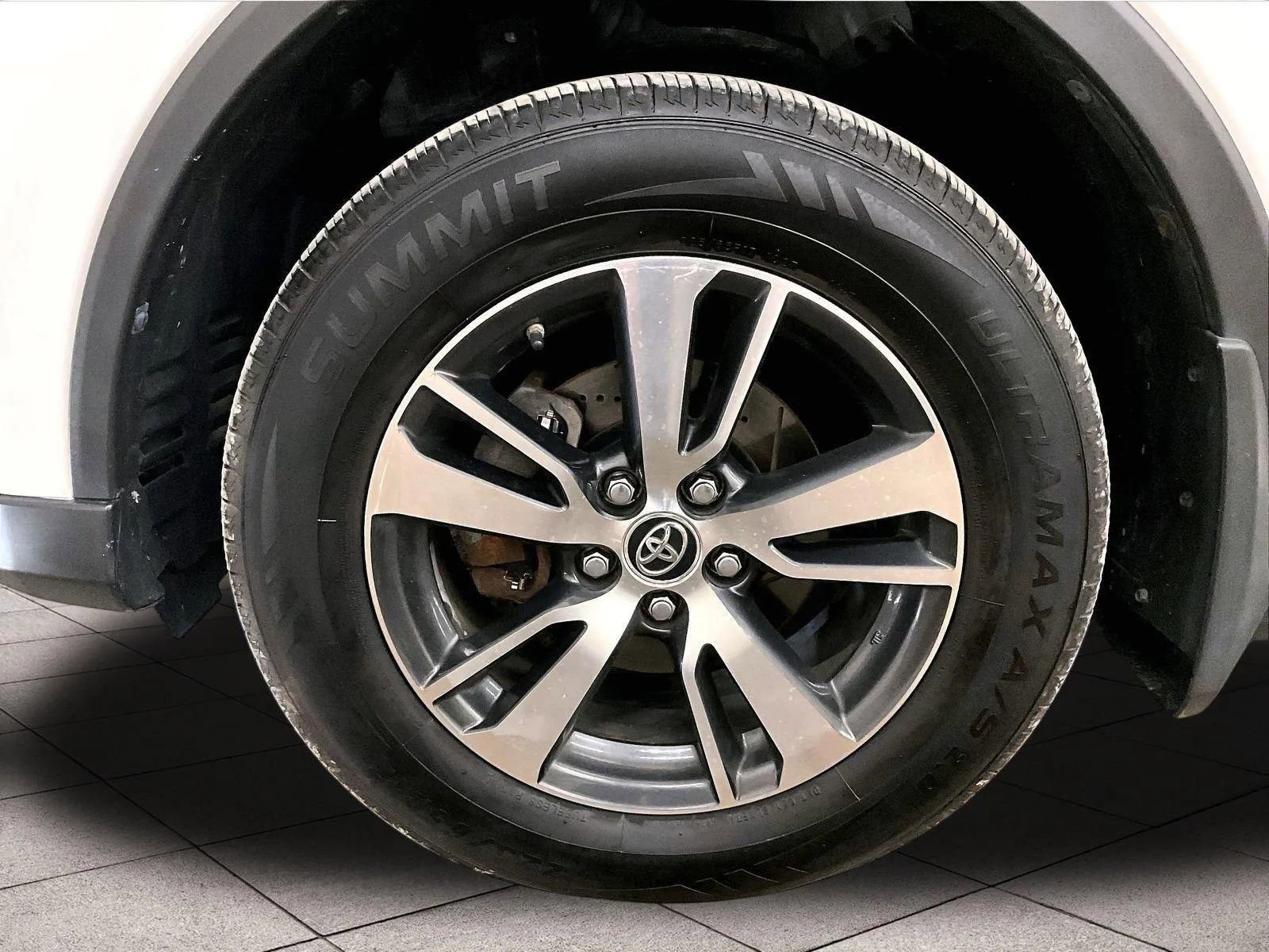 Used 2017 Toyota RAV4 XLE w/ Premium Special Value Package image 8