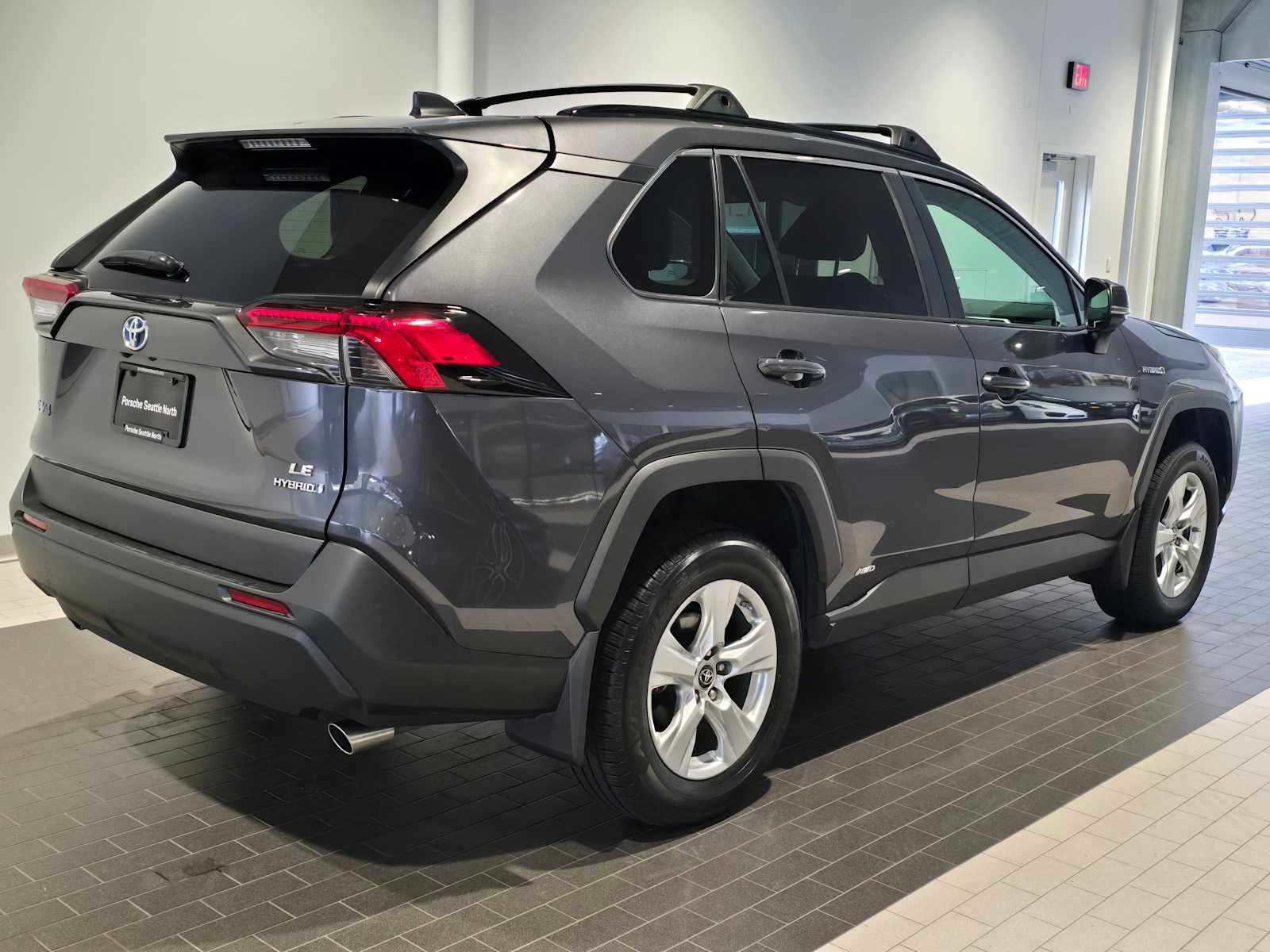 Used 2019 Toyota RAV4 LE image 7
