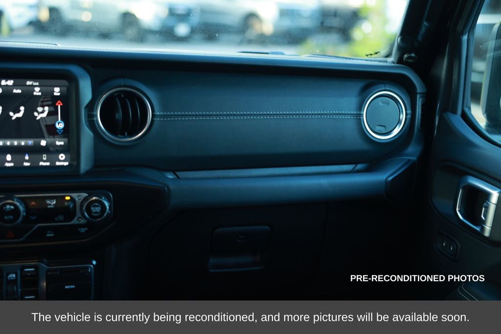 Used 2022 Jeep Wrangler Unlimited Sahara image 32