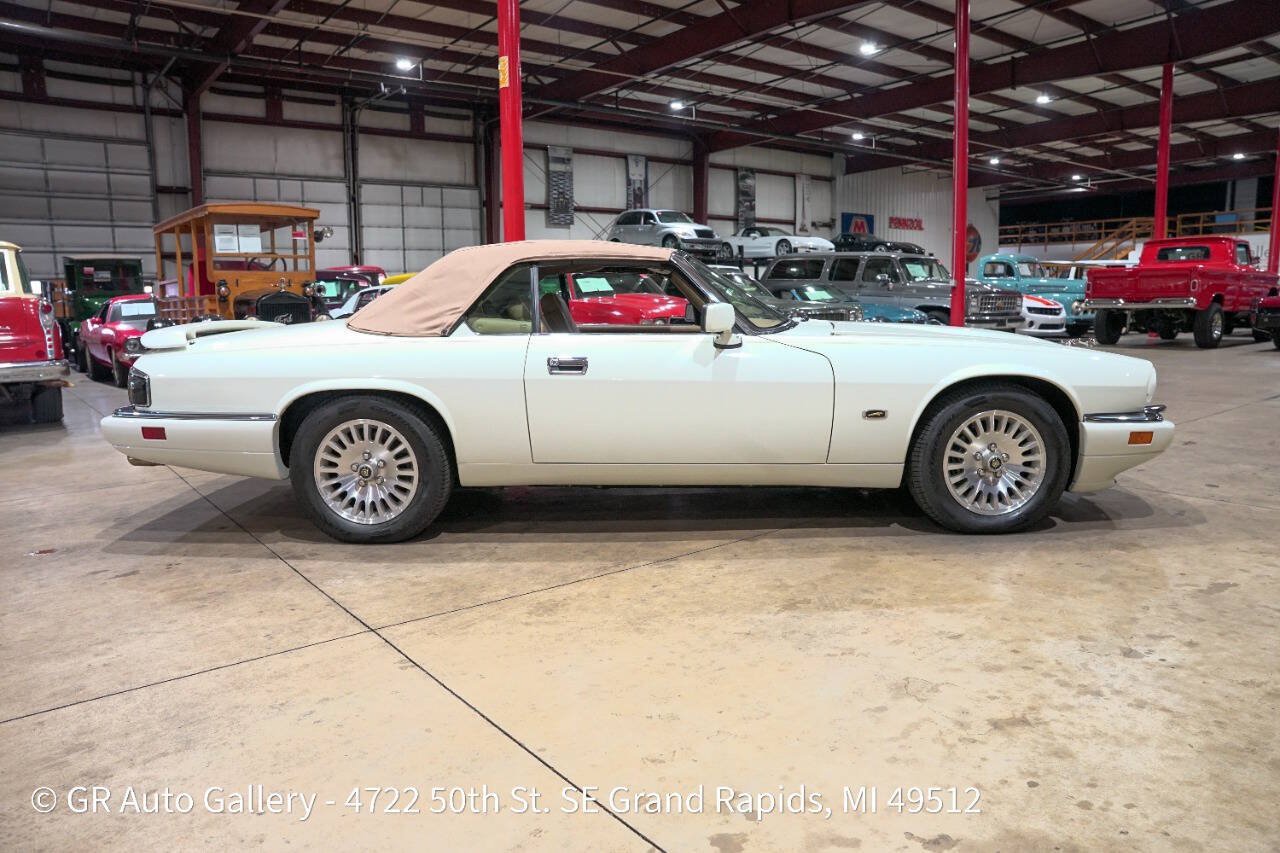 Used 1995 Jaguar XJS V12 Convertible RWD image 25