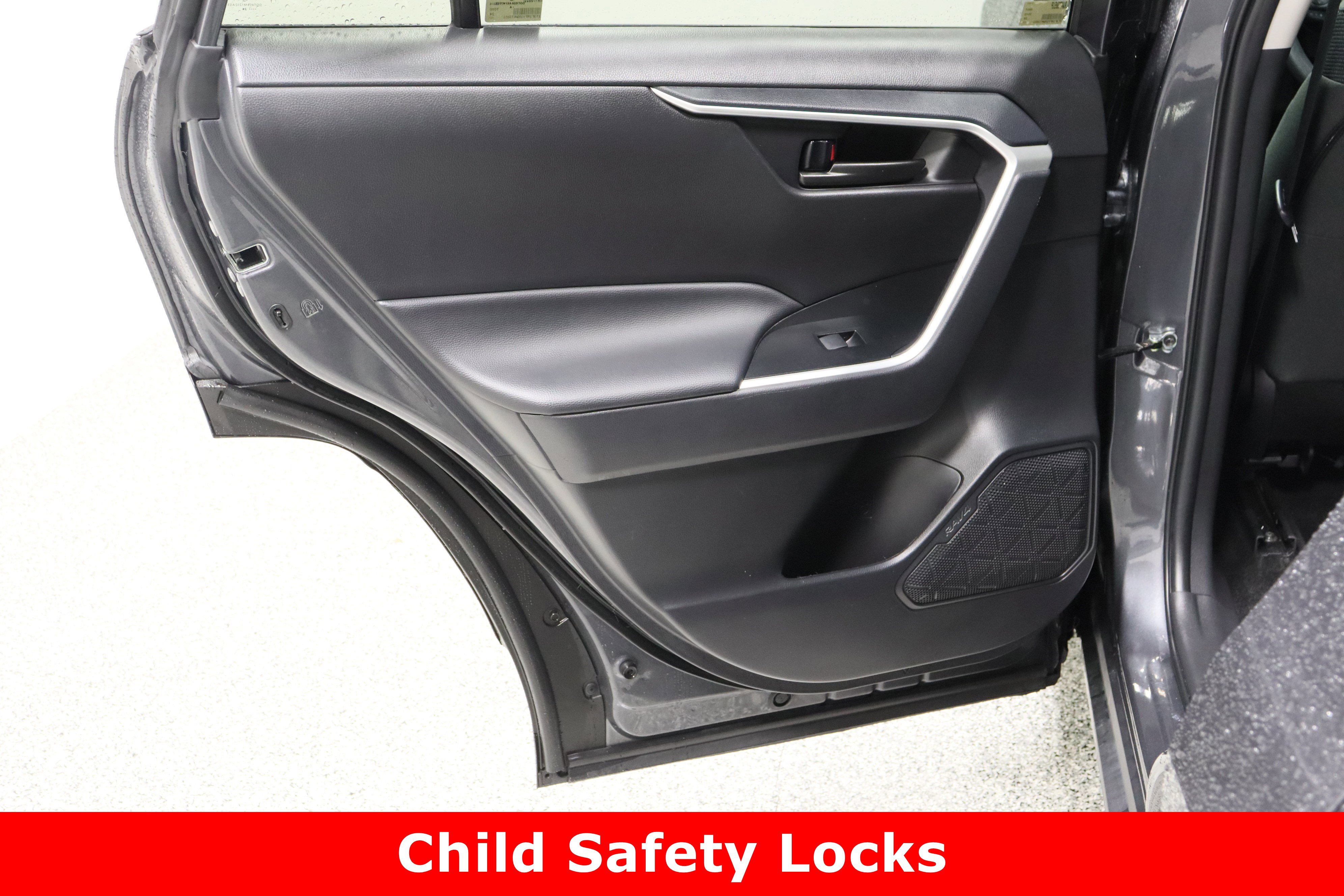 Used 2024 Toyota RAV4 LE image 22