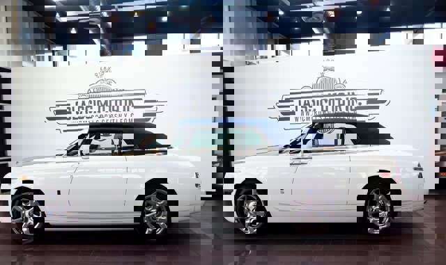 Used 2011 Rolls-Royce Phantom Drophead Coupe image 12