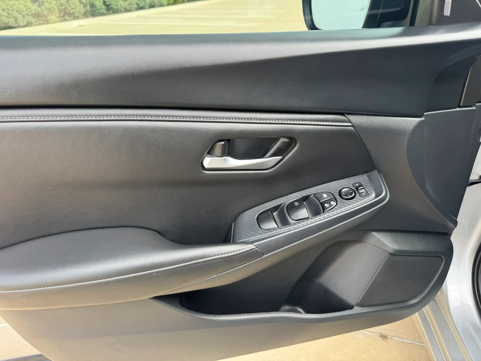 Used 2023 Nissan Sentra SV FWD image 23