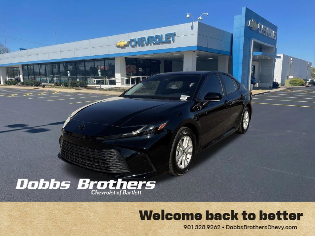 Used 2025 Toyota Camry LE FWD image 3