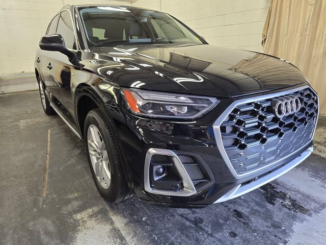 Used 2023 Audi Q5 2.0T Premium w/ Convenience Package AWD/4WD image 4