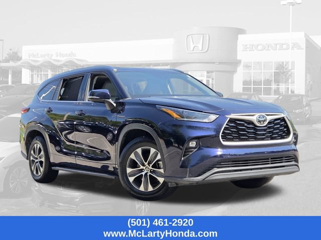 Used 2021 Toyota Highlander XLE FWD image 22