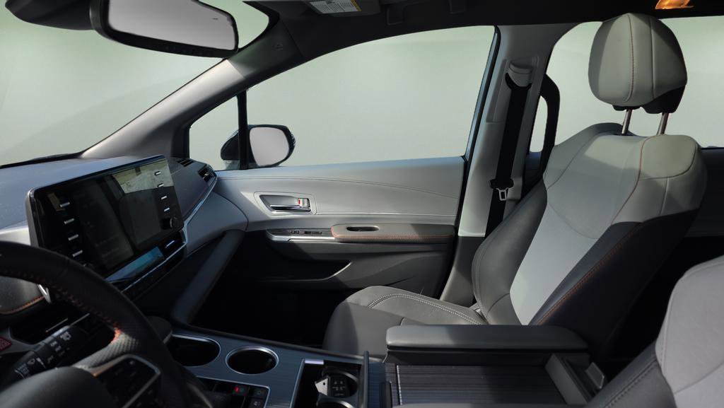 Used 2021 Toyota Sienna XSE image 12