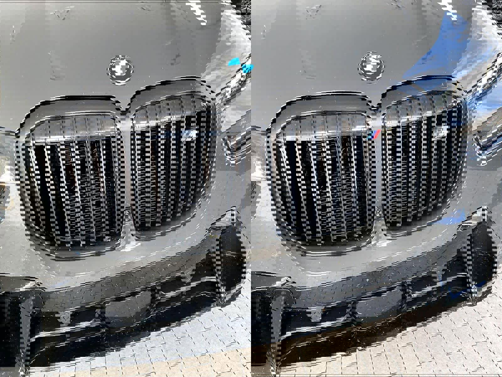 Used 2024 BMW X7 M60i w/ Executive Package image 31