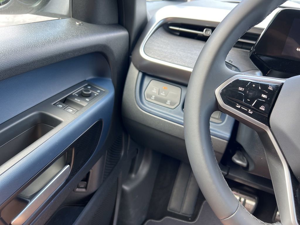 New 2025 Volkswagen ID. Buzz Pro S image 18
