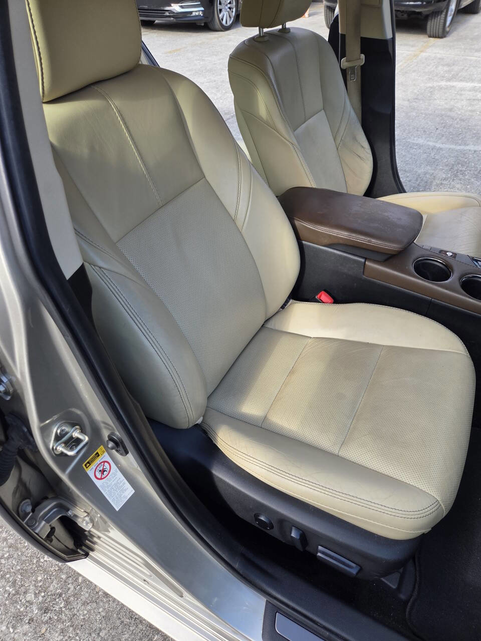 Used 2014 Toyota Avalon Limited FWD image 5