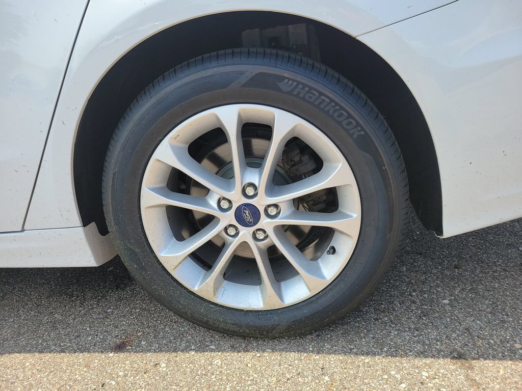 Used 2020 Ford Fusion SE FWD image 31