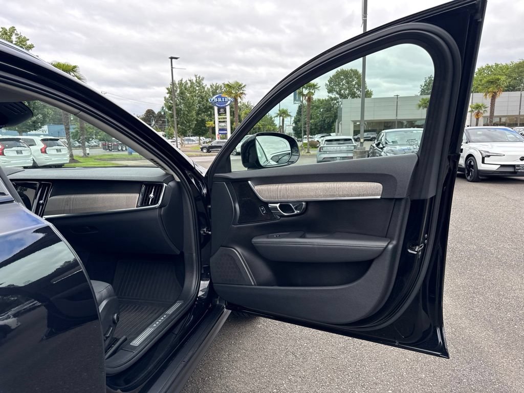 Used 2021 Volvo V90 T6 Cross Country w/ Protection Package Premier AWD/4WD image 19