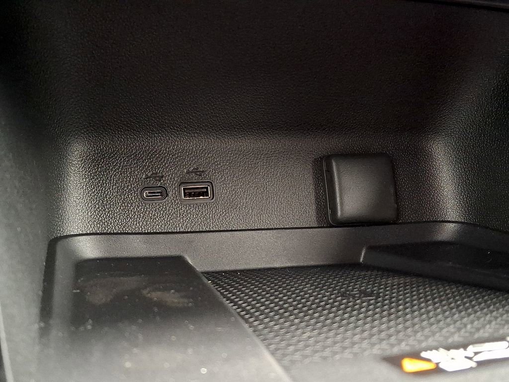 New 2026 Chevrolet Traverse LT w/ LPO, Floor Liner Package FWD image 17